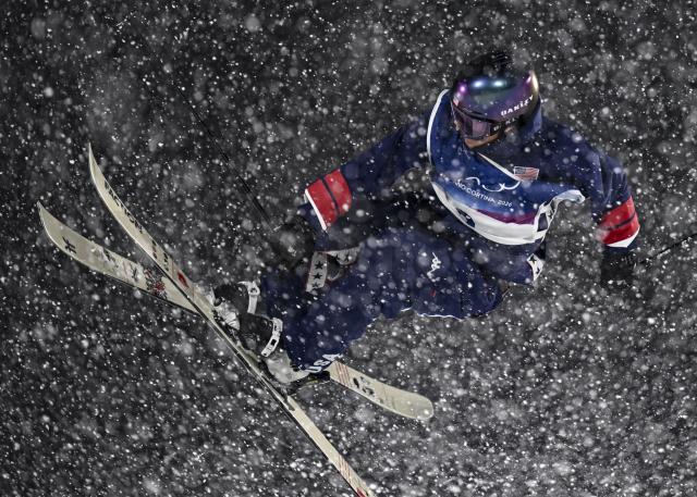 (260218) -- LIVIGNO, Feb. 18, 2026 (Xinhua) -- Mac Forehand of the United States competes during Freestyle Skiing Men's Freeski Big Air Final at the Milan-Cortina 2026 Olympic Winter Games in Livigno, Italy, Feb. 17, 2026. (Xinhua/Xia Yifang)