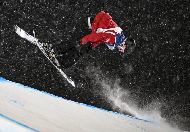 (260218) -- LIVIGNO, Feb. 18, 2026 (Xinhua) -- Matej Svancer of Austria competes during Freestyle Skiing Men's Freeski Big Air Final at the Milan-Cortina 2026 Olympic Winter Games in Livigno, Italy, Feb. 17, 2026. (Xinhua/Xia Yifang)