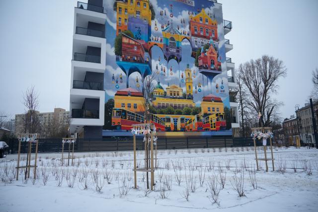 (260218) -- WARSAW, Feb. 18, 2026 (Xinhua) -- Handmade decorations are displayed in the Praga district of Warsaw, Poland, Feb. 17, 2026. Handcrafted decorations made by local people were pictured in the Praga district as part of celebrations marking the district's 378th anniversary. (Photo by Jaap Arriens/Xinhua)