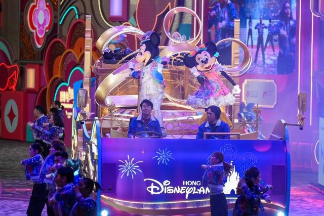 (260218) -- HONG KONG, Feb. 18, 2026 (Xinhua) -- Performers attend an international night parade celebrating the Year of the Horse in Hong Kong, south China, Feb. 17, 2026. An international night parade celebrating the Year of the Horse was held in Hong Kong on Tuesday evening, kicking off a series of festive highlight programs for the Chinese New Year. (Xinhua/Zhu Wei)