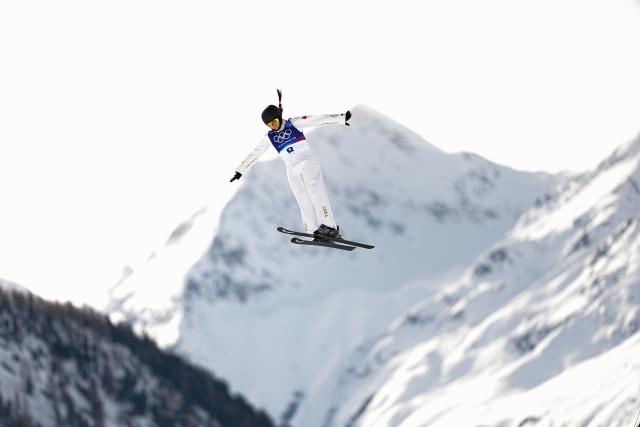(260218) -- LIVIGNO, Feb. 18, 2026 (Xinhua) -- Chen Meiting of China competes during the freestyle skiing women's aerials qualification 1 at the Milan-Cortina 2026 Olympic Winter Games in Livigno, Italy, Feb. 18, 2026. (Xinhua/Wu Huiwo)