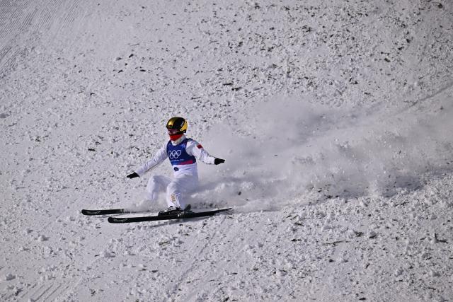 (260218) -- LIVIGNO, Feb. 18, 2026 (Xinhua) -- Kong Fanyu of China competes during the freestyle skiing women's aerials qualification 1 at the Milan-Cortina 2026 Olympic Winter Games in Livigno, Italy, Feb. 18, 2026. (Xinhua/Zhang Hongxiang)