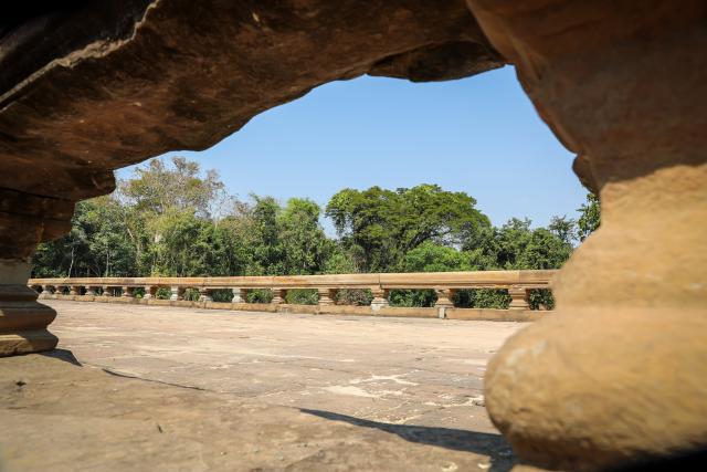 (260218) -- SIEM REAP, Feb. 18, 2026 (Xinhua) -- This photo taken on Jan. 30, 2026 shows the restored eastern causeway of the Beng Mealea temple in Siem Reap province, Cambodia. The eastern causeway of the centuries-old Beng Mealea temple in Cambodia's Angkor Archaeological Park has become stronger and more attractive following restoration under the Lancang-Mekong Cooperation (LMC) Special Fund, said an APSARA National Authority (ANA) news release on Wednesday.
TO GO WITH "Ancient temple's causeway in Cambodia's Angkor complex regains beauty after restoration with LMC special fund" (ANA/Handout via Xinhua)