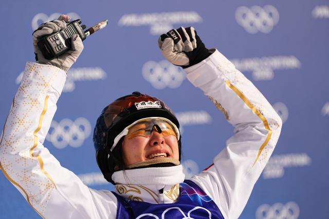 (260218) -- LIVIGNO, Feb. 18, 2026 (Xinhua) -- Xu Mengtao of China celebrates after the freestyle skiing women's aerials final 2 at the Milan-Cortina 2026 Olympic Winter Games in Livigno, Italy, Feb. 18, 2026. (Xinhua/Wu Huiwo)