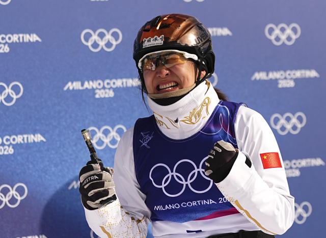 (260218) -- LIVIGNO, Feb. 18, 2026 (Xinhua) -- Xu Mengtao of China reacts after the freestyle skiing women's aerials final 2 at the Milan-Cortina 2026 Olympic Winter Games in Livigno, Italy, Feb. 18, 2026. (Xinhua/Wu Huiwo)