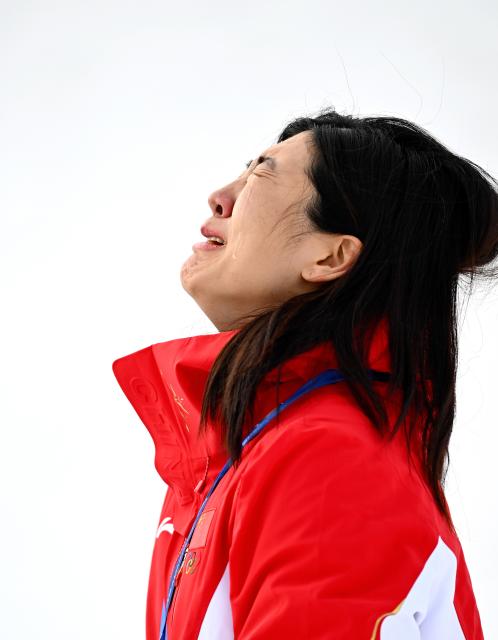 (260218) -- LIVIGNO, Feb. 18, 2026 (Xinhua) -- Gold medalist Xu Mengtao of China reacts during the awarding ceremony for the freestyle skiing women's aerials at the Milan-Cortina 2026 Olympic Winter Games in Livigno, Italy, Feb. 18, 2026. (Xinhua/Zhang Hongxiang)