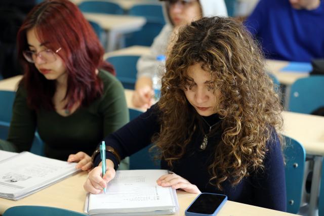 (260218) -- ANKARA, Feb. 18, 2026 (Xinhua) -- Students attend a Chinese language class at the Department of Chinese Language and Literature at Haci Bayram Veli University in Ankara, Türkiye, Feb. 16, 2026. Interest in Chinese language and literature has been growing among the Turkish public, mirroring China's economic and technological development, said an Ankara-based Turkish sinologist.
   TO GO WITH "Interview: Interest in Chinese language, literature grows with China's development, says Turkish sinologist" (Mustafa Kaya/Handout via Xinhua)