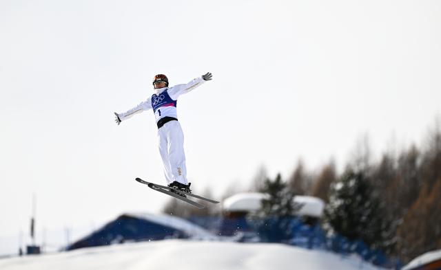 (260218) -- LIVIGNO, Feb. 18, 2026 (Xinhua) -- Xu Mengtao of China competes during the freestyle skiing women's aerials final 2 at the Milan-Cortina 2026 Olympic Winter Games in Livigno, Italy, Feb. 18, 2026. (Xinhua/Zhang Hongxiang)