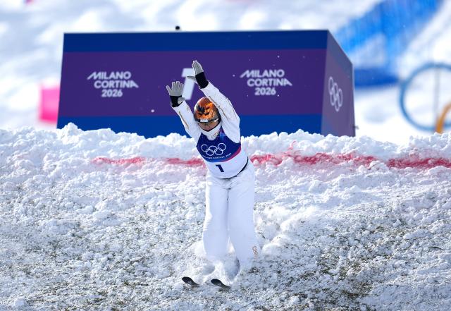 (260218) -- LIVIGNO, Feb. 18, 2026 (Xinhua) -- Xu Mengtao of China competes during the freestyle skiing women's aerials final 2 at the Milan-Cortina 2026 Olympic Winter Games in Livigno, Italy, Feb. 18, 2026. (Xinhua/Hu Chao)