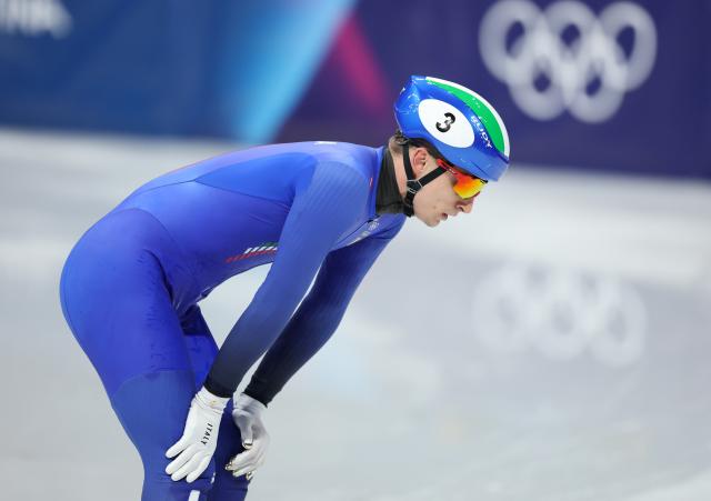 (260218) -- MILAN, Feb. 18, 2026 (Xinhua) -- Pietro Sighel of Italy reacts after the short track speed skating men's 500m semifinal at the Milan-Cortina 2026 Olympic Winter Games in Milan, Italy, Feb. 18, 2026. (Xinhua/Li Ming)