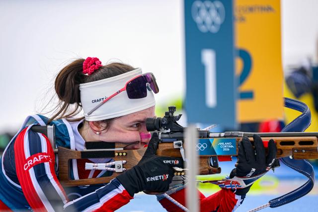 (260218) -- ANTERSELVA, Feb. 18, 2026 (Xinhua) -- Marthe Krakstad Johansen of Norway competes during the biathlon women's 4x6km relay at the 2026 Milan-Cortina Winter Olympics in Anterselva, Italy, Feb. 18, 2026. (Xinhua/Jiang Han)