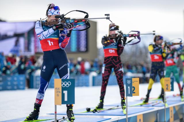 (260219) -- ANTERSELVA, Feb. 19, 2026 (Xinhua) -- Camille Bened (1st L) of France competes during the biathlon women's 4x6km relay at the 2026 Milan-Cortina Winter Olympics in Anterselva, Italy, Feb. 18, 2026. (Xinhua/Jiang Han)