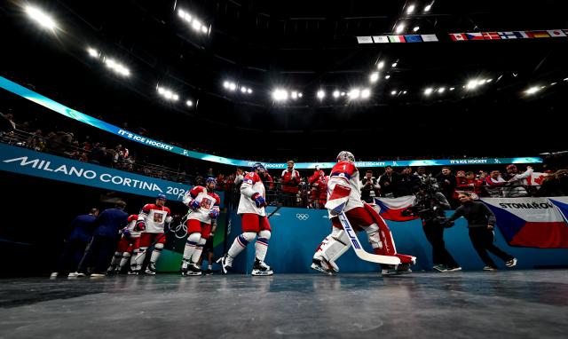 (260219) -- MILAN, Feb. 19, 2026 (Xinhua) -- Players of the Czech Republic walk into the court before the ice hockey men's play-offs quarterfinals match between Canada and the Czech Republic at the Milan-Cortina 2026 Olympic Winter Games in Milan, Italy, Feb. 18, 2026. (Xinhua/Wang Kaiyan)