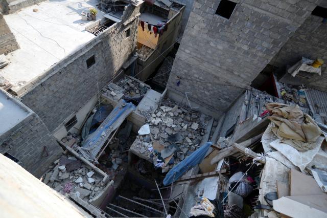 (260219) -- KARACHI, Feb. 19, 2026 (Xinhua) -- A damaged building is seen after a gas explosion in Karachi, Pakistan on Feb. 19, 2026.
  The death toll from a gas explosion at a residential building in Pakistan's southern port city of Karachi has risen to 16, rescue officials said on Thursday.
   The explosion occurred at around 4:15 a.m. local time on the first floor of a three-storey building, Assistant Superintendent of Police Jamshed Asher told media. (Xinhua)