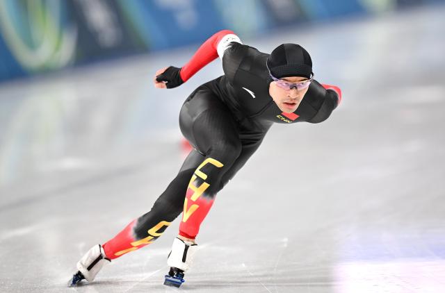 (260219) -- MILAN, Feb. 19, 2026 (Xinhua) -- Ning Zhongyan of China competes during the speed skating men's 1500m event at the Milan-Cortina 2026 Olympic Winter Games in Milan, Italy, Feb. 19, 2026. (Xinhua/Wu Wei)