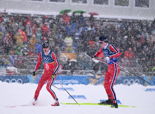 (260219) -- TESERO, Feb. 19, 2026 (Xinhua) -- Andreas Skoglund (L) and Jens Luraas Oftebro of Norway compete during the cross-country event of the nordic combined team sprint at the 2026 Milan-Cortina Winter Olympics in Tesero, Italy, Feb. 19, 2026. (Xinhua/He Canling)