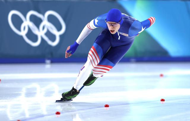 (260219) -- MILAN, Feb. 19, 2026 (Xinhua) -- Jordan Stolz of the United States competes during the speed skating men's 1500m event at the Milan-Cortina 2026 Olympic Winter Games in Milan, Italy, Feb. 19, 2026. (Xinhua/Du Xiaoyi)