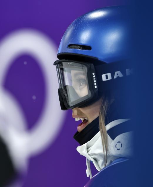 (260219) -- LIVIGNO, Feb. 19, 2026 (Xinhua) -- Gu Ailing of China reacts during the qualification of freestyle skiing women's freeski halfpipe at the Milan-Cortina 2026 Olympic Winter Games in Livigno, Italy, Feb. 19, 2026. (Xinhua/Wang Peng)