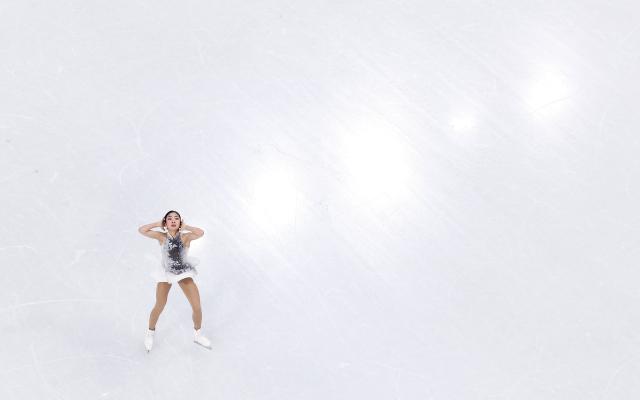 (260219) -- MILAN, Feb. 19, 2026 (Xinhua) -- Zhang Ruiyang of China competes during the free skating match of figure skating women single skating at the Milan-Cortina 2026 Olympic Winter Games in Milan, Italy, Feb. 19, 2026. (Xinhua/Li Ming)