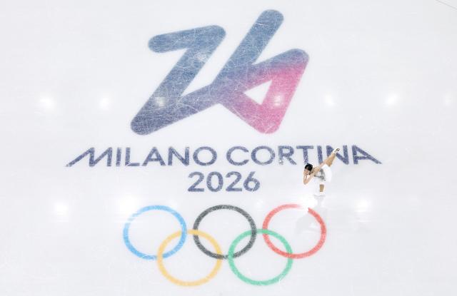 (260219) -- MILAN, Feb. 19, 2026 (Xinhua) -- Zhang Ruiyang of China competes during the free skating match of figure skating women single skating at the Milan-Cortina 2026 Olympic Winter Games in Milan, Italy, Feb. 19, 2026. (Xinhua/Li Ming)