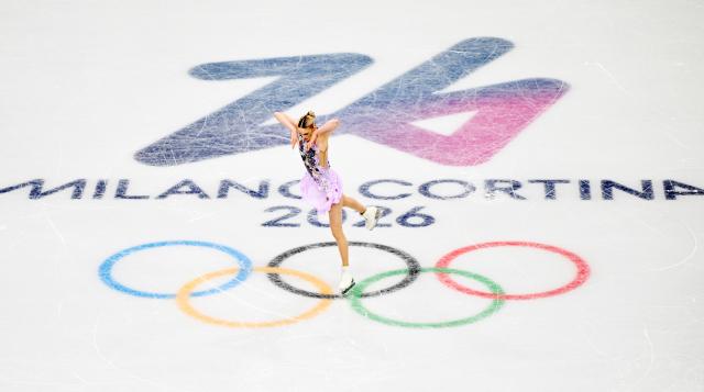 (260219) -- MILAN, Feb. 19, 2026 (Xinhua) -- Kimmy Repond of Switzerland competes during the free skating match of figure skating women single skating at the Milan-Cortina 2026 Olympic Winter Games in Milan, Italy, Feb. 19, 2026. (Xinhua/Cheng Min)