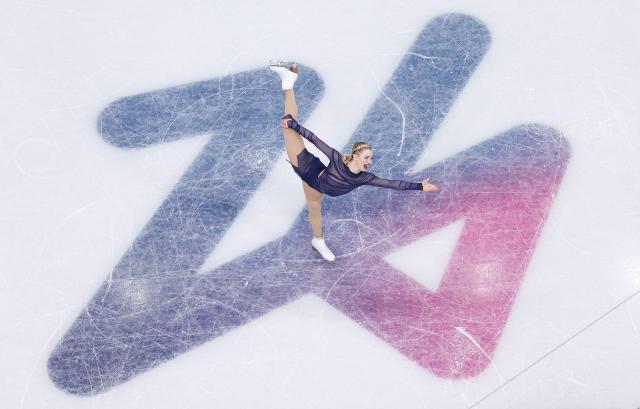 (260219) -- MILAN, Feb. 19, 2026 (Xinhua) -- Amber Glenn of the United States competes during the free skating match of figure skating women single skating at the Milan-Cortina 2026 Olympic Winter Games in Milan, Italy, Feb. 19, 2026. (Xinhua/Li Ming)