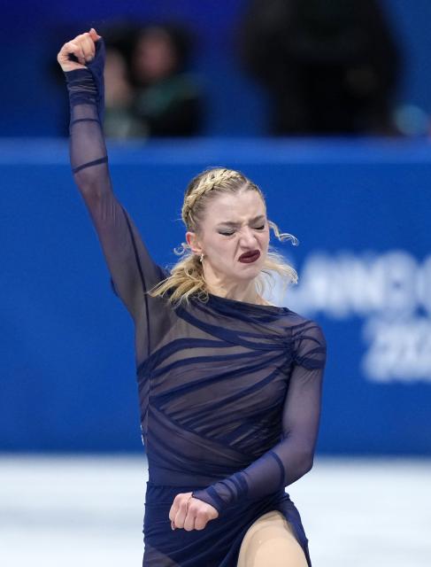 (260219) -- MILAN, Feb. 19, 2026 (Xinhua) -- Amber Glenn of the United States competes during the free skating match of figure skating women single skating at the Milan-Cortina 2026 Olympic Winter Games in Milan, Italy, Feb. 19, 2026. (Xinhua/Xue Yuge)