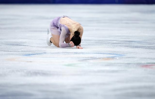 (260219) -- MILAN, Feb. 19, 2026 (Xinhua) -- Julia Sauter of Romania competes during the free skating match of figure skating women single skating at the Milan-Cortina 2026 Olympic Winter Games in Milan, Italy, Feb. 19, 2026. (Xinhua/Xue Yuge)