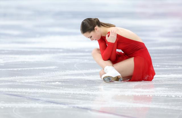 (260219) -- MILAN, Feb. 19, 2026 (Xinhua) -- Nina Pinzarrone of Belgium competes during the free skating match of figure skating women single skating at the Milan-Cortina 2026 Olympic Winter Games in Milan, Italy, Feb. 19, 2026. (Xinhua/Li Ming)