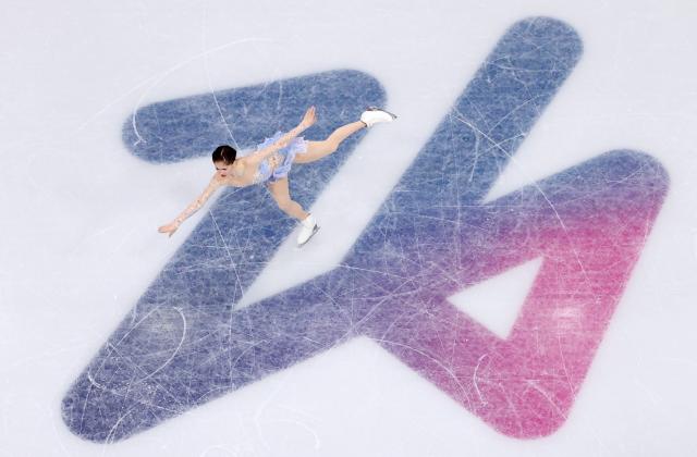 (260219) -- MILAN, Feb. 19, 2026 (Xinhua) -- Isabeau Levito of the United States competes during the free skating match of figure skating women single skating at the Milan-Cortina 2026 Olympic Winter Games in Milan, Italy, Feb. 19, 2026. (Xinhua/Cheng Min)