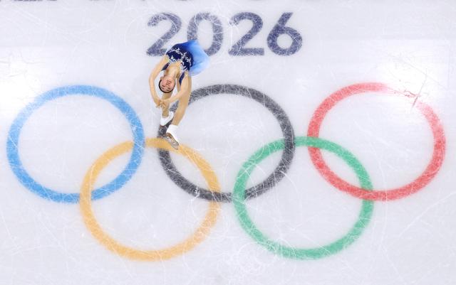 (260219) -- MILAN, Feb. 19, 2026 (Xinhua) -- Chiba Mone of Japan competes during the free skating match of figure skating women single skating at the Milan-Cortina 2026 Olympic Winter Games in Milan, Italy, Feb. 19, 2026. (Xinhua/Cheng Min)