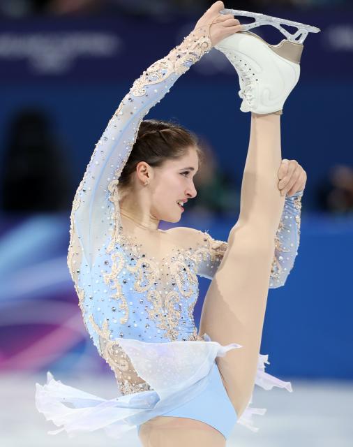 (260219) -- MILAN, Feb. 19, 2026 (Xinhua) -- Isabeau Levito of the United States competes during the free skating match of figure skating women single skating at the Milan-Cortina 2026 Olympic Winter Games in Milan, Italy, Feb. 19, 2026. (Xinhua/Li Ming)