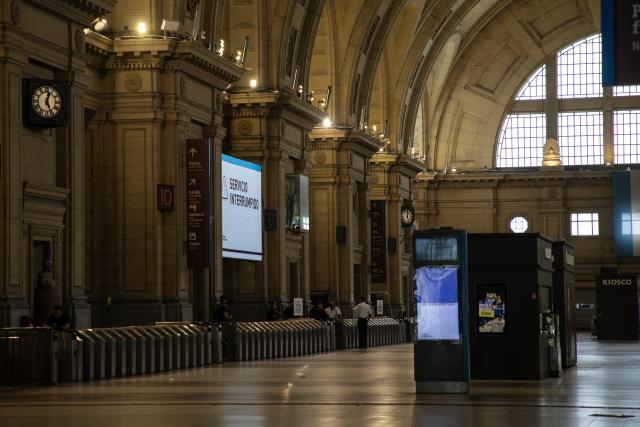 (260219) -- BUENOS AIRES, Feb. 19, 2026 (Xinhua) -- Photo shows the interior of a closed train station, in Buenos Aires, Argentina, on Feb. 19, 2026. Argentina's main labor unions started a nationwide 24-hour strike on Thursday in protest against a labor reform bill under debate in the Chamber of Deputies, after it was approved by the Senate on Feb. 12. (Photo by Martin Zabala/Xinhua)