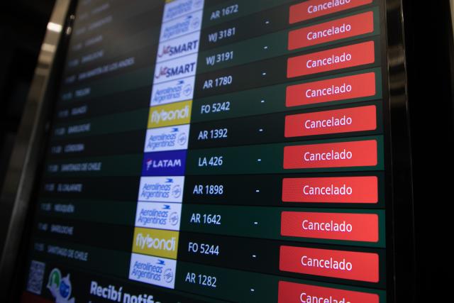 (260219) -- BUENOS AIRES, Feb. 19, 2026 (Xinhua) -- A screen displays canceled flights in Jorge Newbery airport, in Buenos Aires, Argentina, on Feb. 19, 2026. Argentina's main labor unions started a nationwide 24-hour strike on Thursday in protest against a labor reform bill under debate in the Chamber of Deputies, after it was approved by the Senate on Feb. 12. (Photo by Martin Zabala/Xinhua)