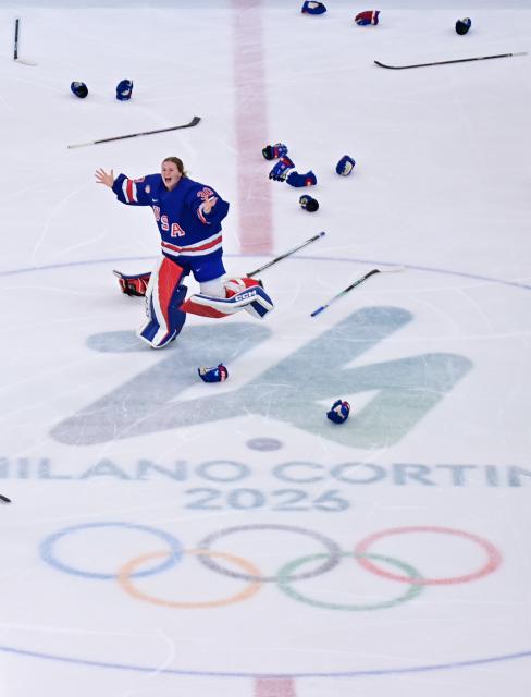 (260219) -- MILAN, Feb. 19, 2026 (Xinhua) -- Goalkeeper Ava McNaughton of the United States celebrates after the ice hockey women's gold medal game between the United States and Canada at the Milan-Cortina 2026 Olympic Winter Games in Milan, Italy, Feb. 19, 2026. (Xinhua/Tao Xiyi)