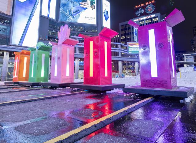 (260220) -- TORONTO, Feb. 20, 2026 (Xinhua) -- Light installations are on display at the Illuminite 2026 event in Toronto, Canada, Feb. 19, 2026. This event is held here from Feb. 13 to March 8. (Photo by Zou Zheng/Xinhua)