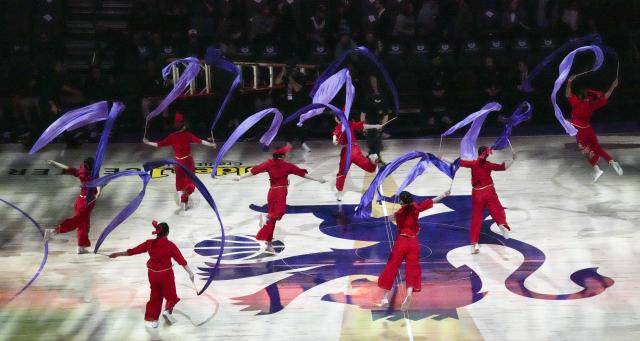 (260220) -- SACRAMENTO, Feb. 20, 2026 (Xinhua) -- Dancers perform in the halftime show to celebrate the Chinese New Year during the 2025-2026 NBA regular season basketball game between Sacramento Kings and Orlando Magic in Sacramento, the United States, Feb. 19, 2026. (Photo by Sun Yuxuan/Xinhua)