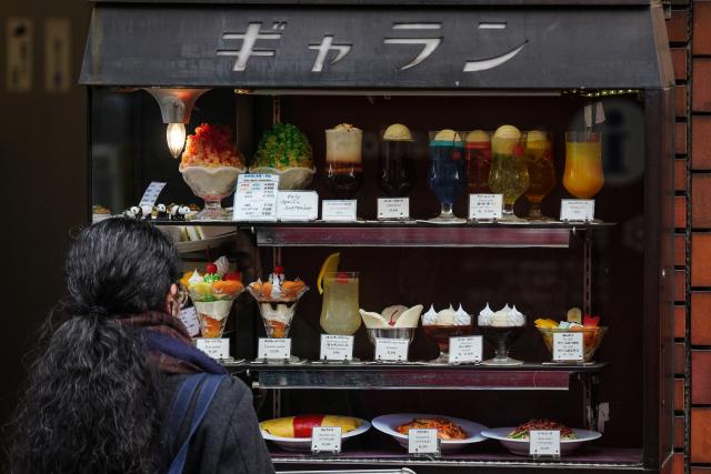 (260220) -- TOKYO, Feb. 20, 2026 (Xinhua) -- A resident checks food prices outside a restaurant in Tokyo, Japan, Feb. 20, 2026. Japan's core consumer prices in January increased 2.0 percent from a year earlier, marking a two-year low and matching the central bank's inflation target, government data showed Friday.
   The increase in the core consumer price index (CPI), excluding volatile fresh food costs, slowed from a 2.4 percent gain in December, according to the Ministry of Internal Affairs and Communications. (Xinhua/Jia Haocheng)