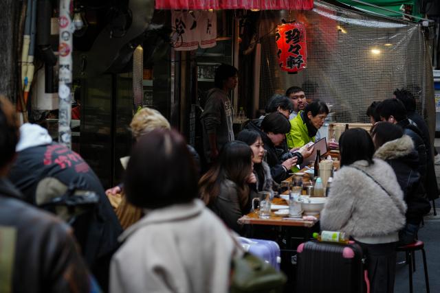 (260220) -- TOKYO, Feb. 20, 2026 (Xinhua) -- Customers dine at a restaurant in Tokyo, Japan, Feb. 20, 2026. Japan's core consumer prices in January increased 2.0 percent from a year earlier, marking a two-year low and matching the central bank's inflation target, government data showed Friday.
   The increase in the core consumer price index (CPI), excluding volatile fresh food costs, slowed from a 2.4 percent gain in December, according to the Ministry of Internal Affairs and Communications. (Xinhua/Jia Haocheng)
