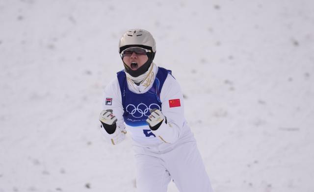 (260220) -- LIVIGNO, Feb. 20, 2026 (Xinhua) -- Wang Xindi of China reacts during the freestyle skiing men's aerials final 2 at the Milan-Cortina 2026 Olympic Winter Games in Livigno, Italy, Feb. 20, 2026. (Xinhua/Hu Chao)
