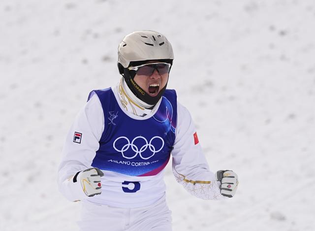 (260220) -- LIVIGNO, Feb. 20, 2026 (Xinhua) -- Gold medalist Wang Xindi of China celebrates winning after the freestyle skiing men's aerials final 2 at the Milan-Cortina 2026 Olympic Winter Games in Livigno, Italy, Feb. 20, 2026. (Xinhua/Wu Huiwo)