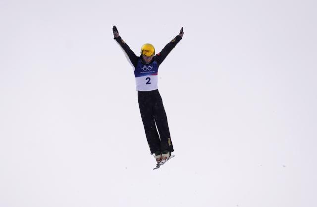 (260220) -- LIVIGNO, Feb. 20, 2026 (Xinhua) -- Li Tianma of China competes during the freestyle skiing men's aerials final 1 at the Milan-Cortina 2026 Olympic Winter Games in Livigno, Italy, Feb. 20, 2026. (Xinhua/Hu Chao)