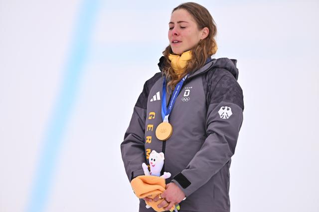 (260220) -- LIVIGNO, Feb. 20, 2026 (Xinhua) -- Gold medalist Daniela Maier of Germany attends the awarding ceremony of the freestyle skiing women's ski cross event at the Milan-Cortina 2026 Olympic Winter Games in Livigno, Italy, Feb. 20, 2026. (Xinhua/Zhang Hongxiang)