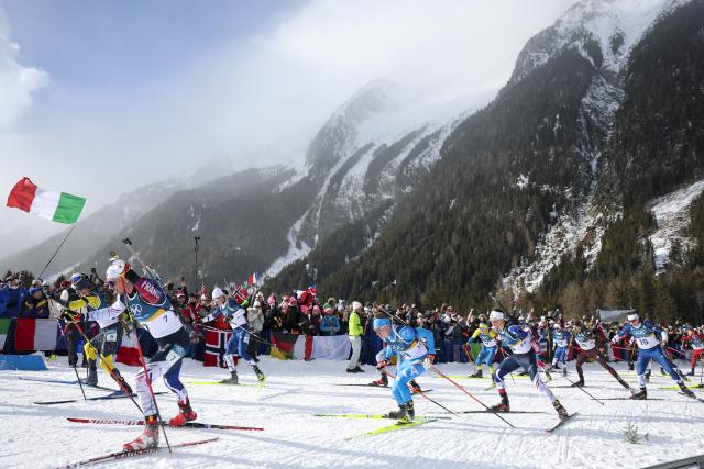 (260220) -- ANTERSELVA, Feb. 20, 2026 (Xinhua) -- Athletes compete during the biathlon men's 15km mass start event at the 2026 Milan-Cortina Winter Olympics in Anterselva, Italy, Feb. 20, 2026. (Xinhua/Zhang Tao)