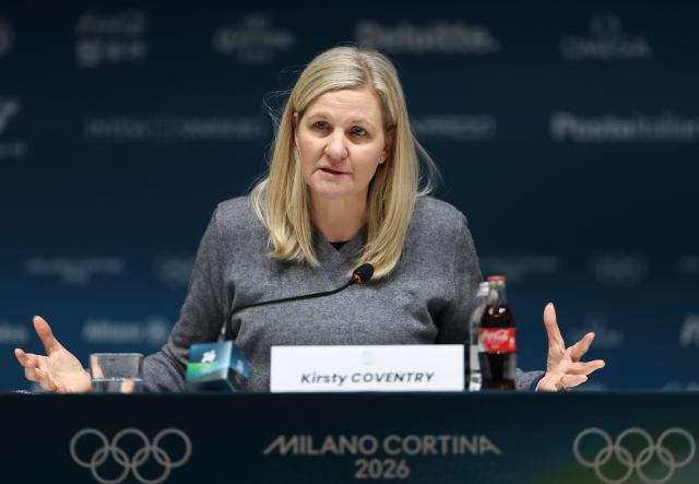 (260220) -- MILAN, Feb. 20, 2026 (Xinhua) -- International Olympic Committee (IOC) President Kirsty Coventry speaks during a press conference in Milan, Italy, Feb. 20, 2026. (Xinhua/Hu Xingyu)