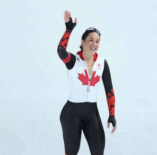 (260220) -- MILAN, Feb. 20, 2026 (Xinhua) -- Valerie Maltais of Canada reacts after the speed skating women's 1500m event at the Milan-Cortina 2026 Olympic Winter Games in Milan, Italy, Feb. 20, 2026. (Xinhua/Li Jing)