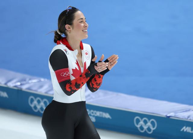 (260220) -- MILAN, Feb. 20, 2026 (Xinhua) -- Valerie Maltais of Canada reacts after the speed skating women's 1500m event at the Milan-Cortina 2026 Olympic Winter Games in Milan, Italy, Feb. 20, 2026. (Xinhua/Li Jing)