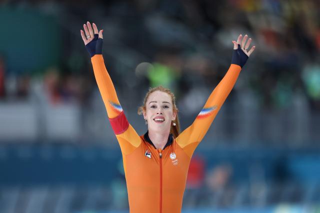 (260220) -- MILAN, Feb. 20, 2026 (Xinhua) -- Antoinette Rijpma-de Jong of the Netherlands celebrates after the speed skating women's 1500m event at the Milan-Cortina 2026 Olympic Winter Games in Milan, Italy, Feb. 20, 2026. (Xinhua/Li Jing)