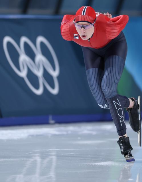 (260220) -- MILAN, Feb. 20, 2026 (Xinhua) -- Ragne Wiklund of Norway competes during the speed skating women's 1500m event at the Milan-Cortina 2026 Olympic Winter Games in Milan, Italy, Feb. 20, 2026. (Xinhua/Du Xiaoyi)