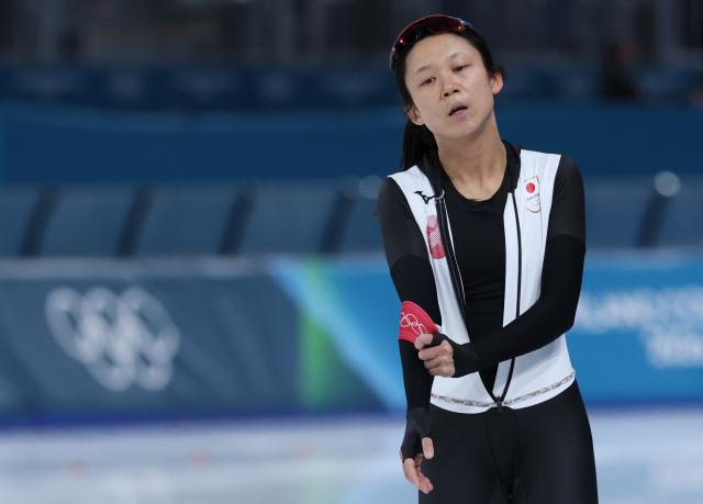 (260220) -- MILAN, Feb. 20, 2026 (Xinhua) -- Takagi Miho of Japan reacts after the speed skating women's 1500m event at the Milan-Cortina 2026 Olympic Winter Games in Milan, Italy, Feb. 20, 2026. (Xinhua/Du Xiaoyi)